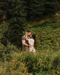 ✨ There’s something about love in the mountains…
The way the air feels lighter, the way time seems to slow down, the way laughter echoes across the lake. During this session every step along the trail turned into a memory. It wasn’t just a session, it was a story unfolding. Soft touches, stolen glances, and the kind of connection that makes time stand still.
That’s the magic I love to capture; adventurous, intimate, and beautifully yours. If your heart is calling for a session that feels like a page out of your own love story, let’s create it together. 
🌿🤍
 
#familyphotography #tacomaphotographer #bonneylakephotographer #puyallupfamilyphotographer #washingtonphotographer #mtrainier #tipsoolake